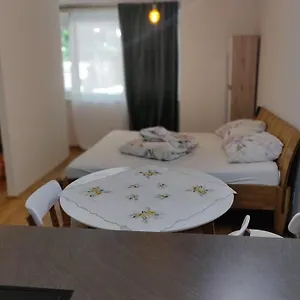 Apartment With Parking, Great Surroundings, Wien